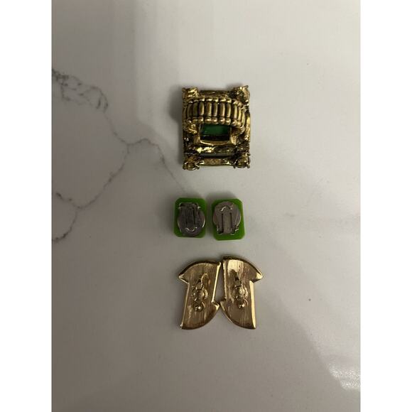 Vintage Lot Green Black Enamel Statement Ring OS 2 Pairs Clip Earrings - Picture 2 of 3